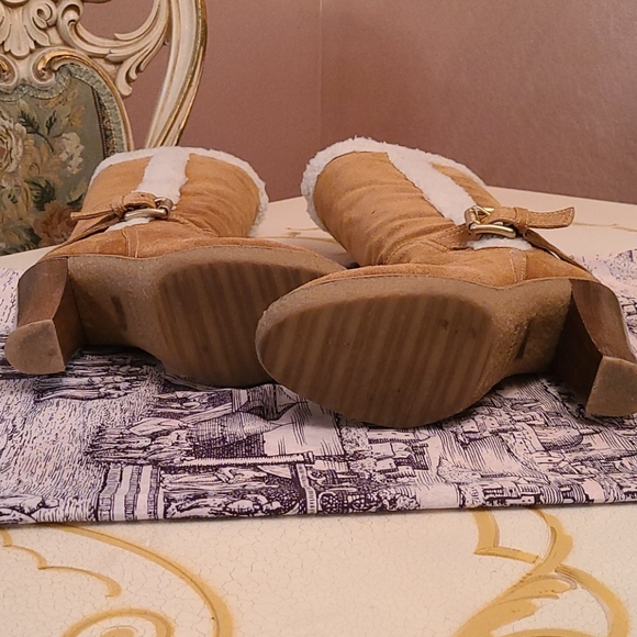 Michael Kors winter boots - Picture 7 of 9